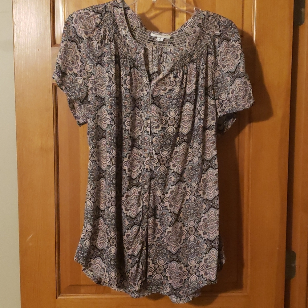 Black, pink and beige short sleeved blouse